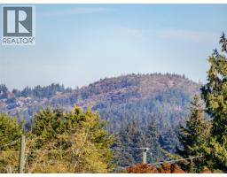 595 Delora Dr, Colwood, BC V9C3S2 Photo 24