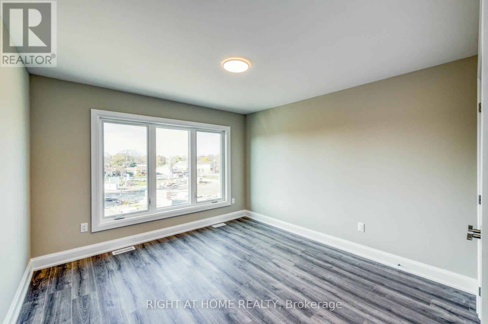 20- 292 Vine Street, St. Catharines, ON photo 13
