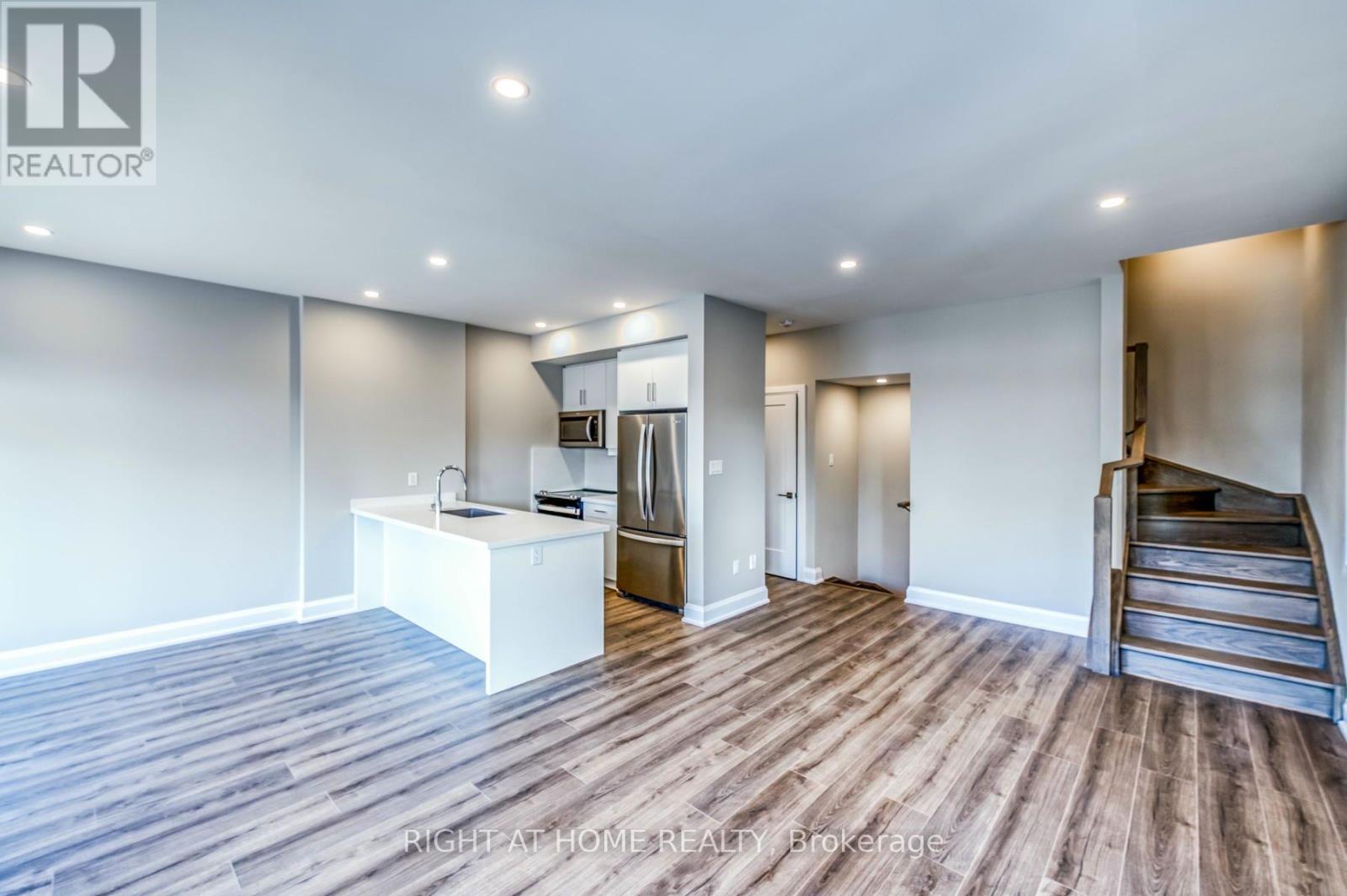 #20 292 VINE STREET - 6