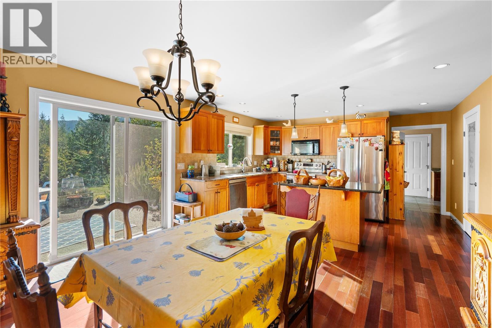  762 Memory Lane, Mill Bay