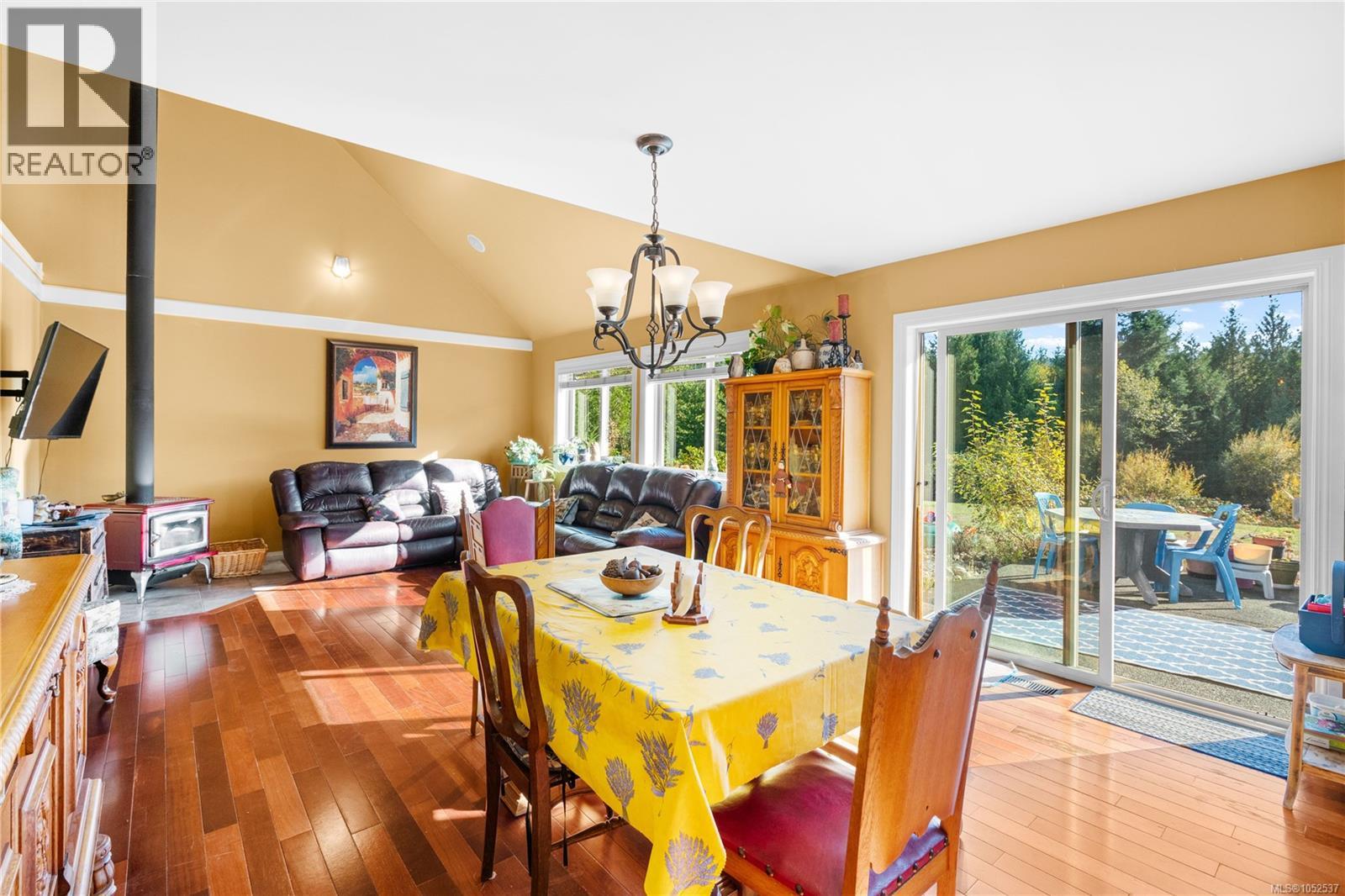  762 Memory Lane, Mill Bay