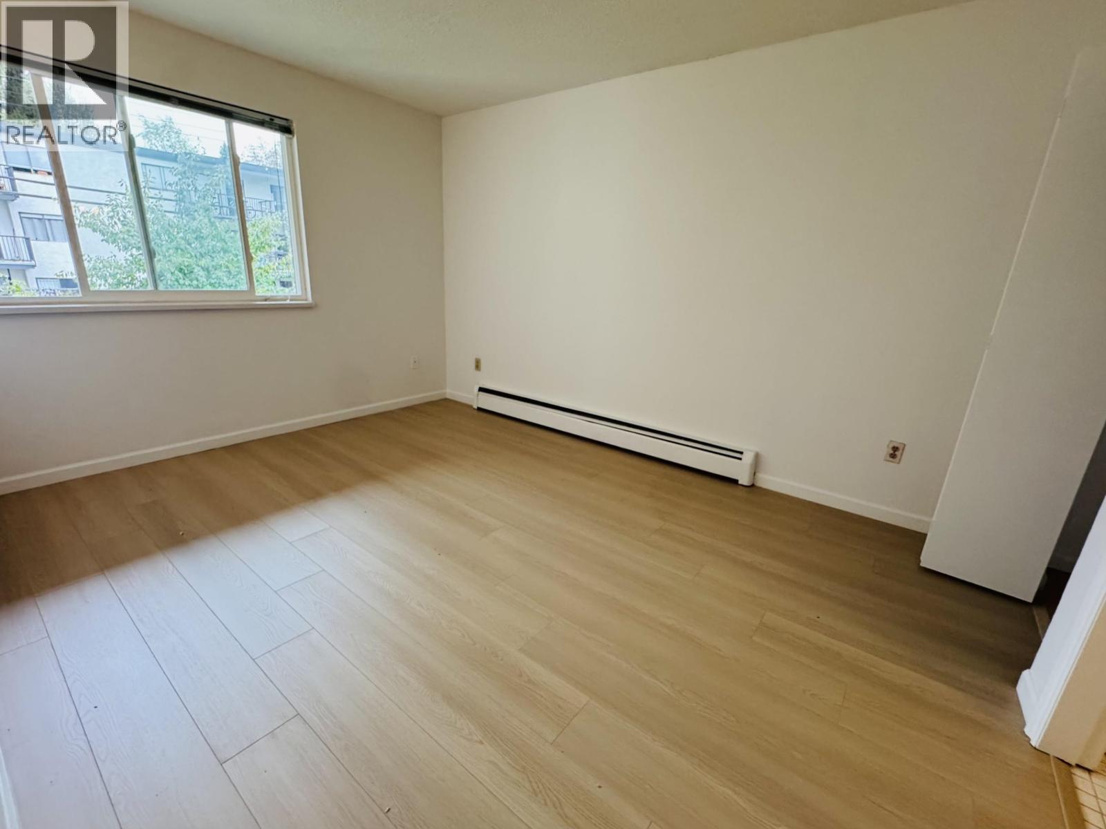 Photo of 210 1420 E 8TH AVENUE 27