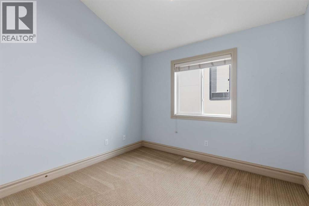 723 23 Avenue NW - photo 26
