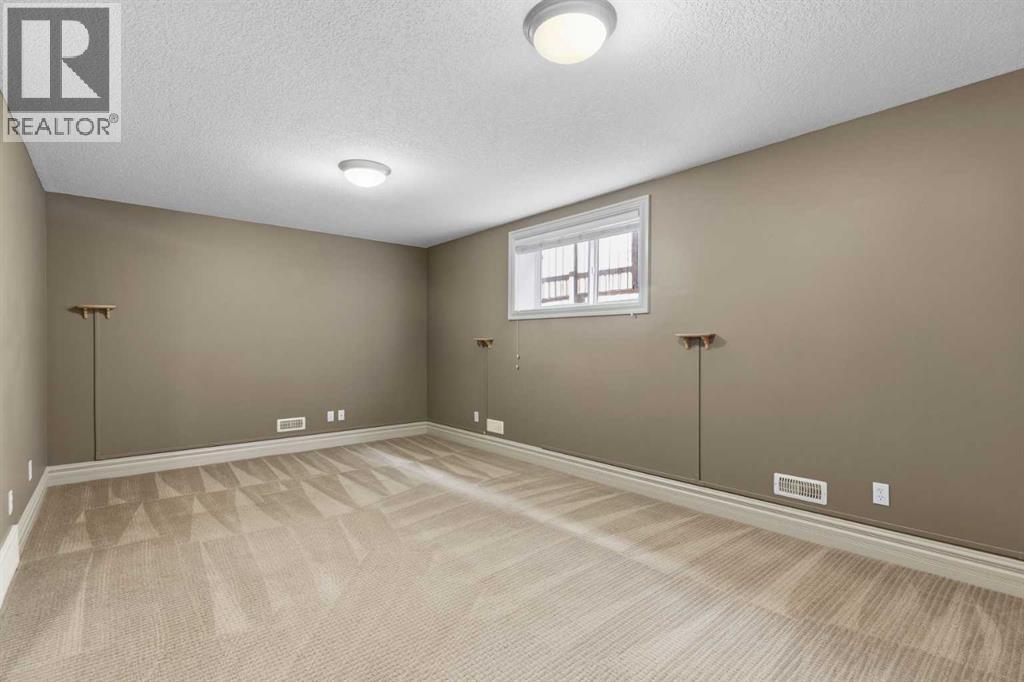 723 23 Avenue NW - photo 39