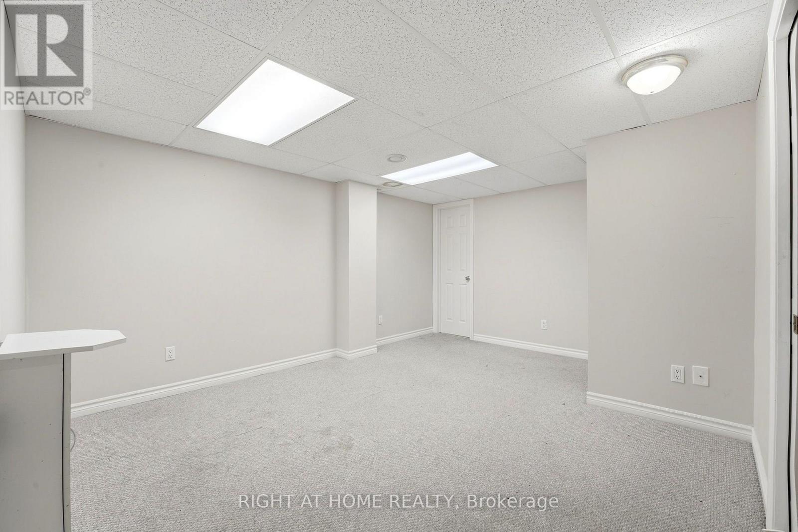 #21 35 CHIPSTEAD AVENUE - 26