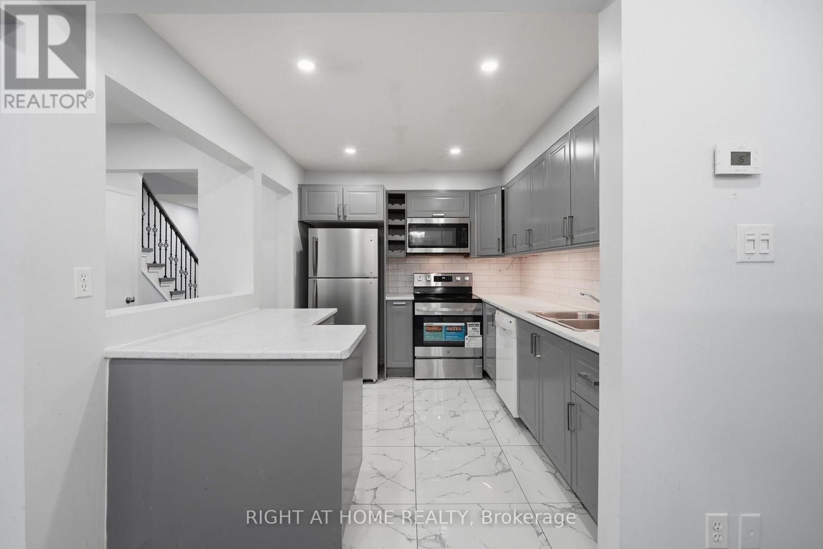 #21 35 CHIPSTEAD AVENUE - 8