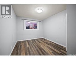 300 Osler Street, Regina, SK S4R1V6 Photo 17