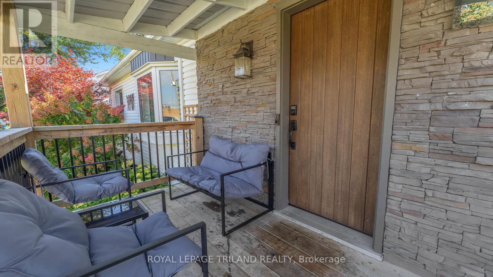 205 Erie Street — photo 7