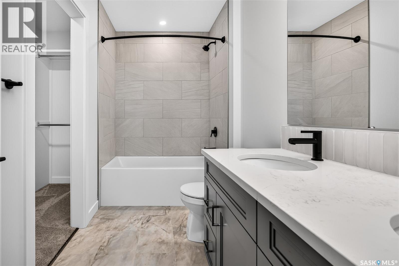 1056 West Park BOULEVARD - 38