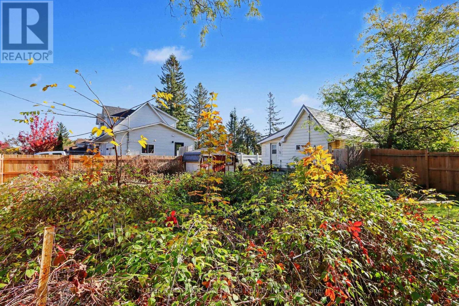 313 COUNTRY STREET - 4