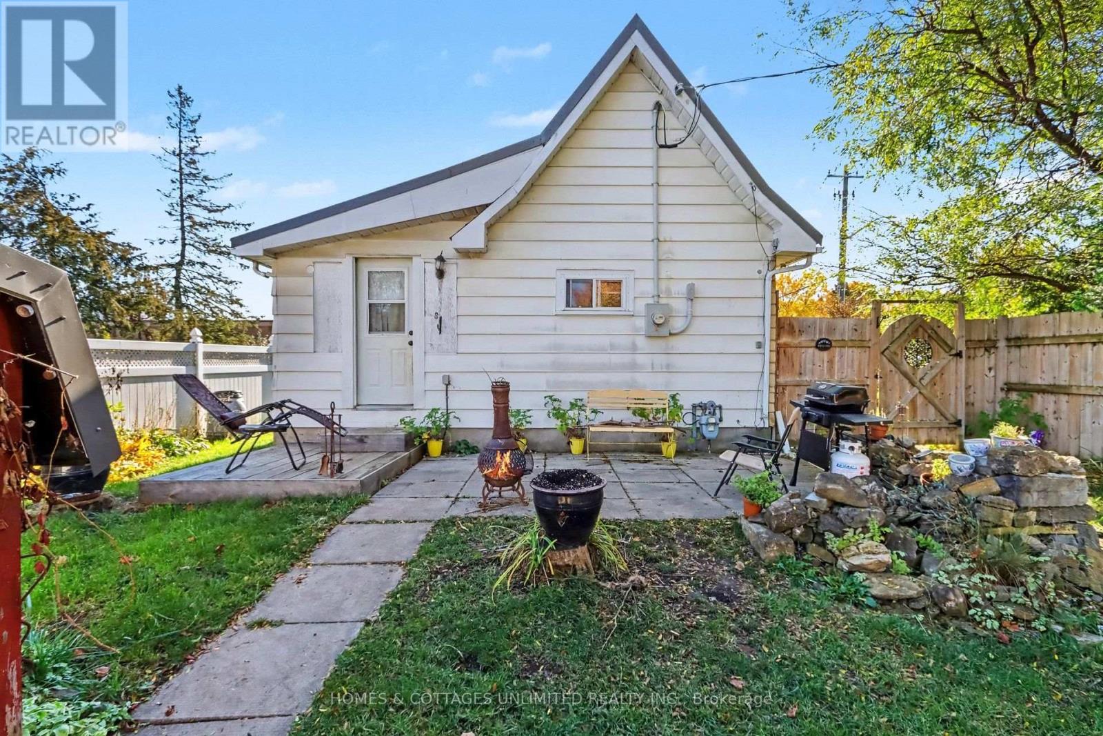 313 COUNTRY STREET - 5
