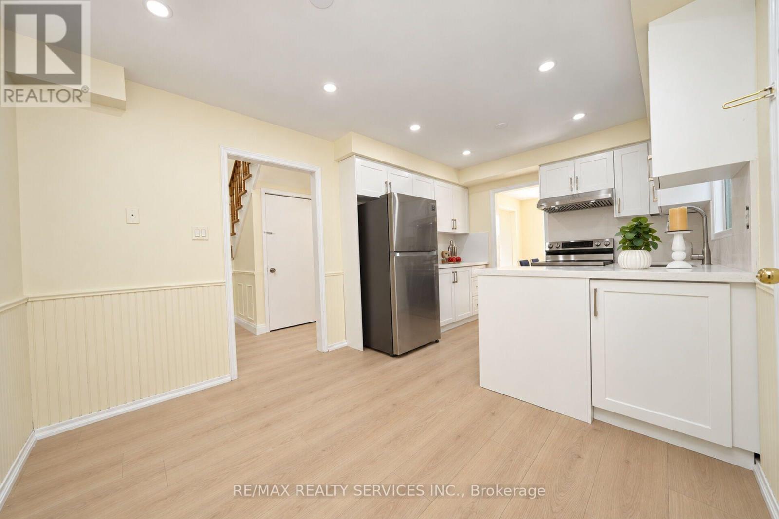 54 PICKARD LANE - 14