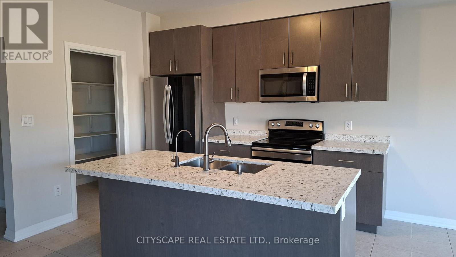 69 BUR OAK DRIVE - 5
