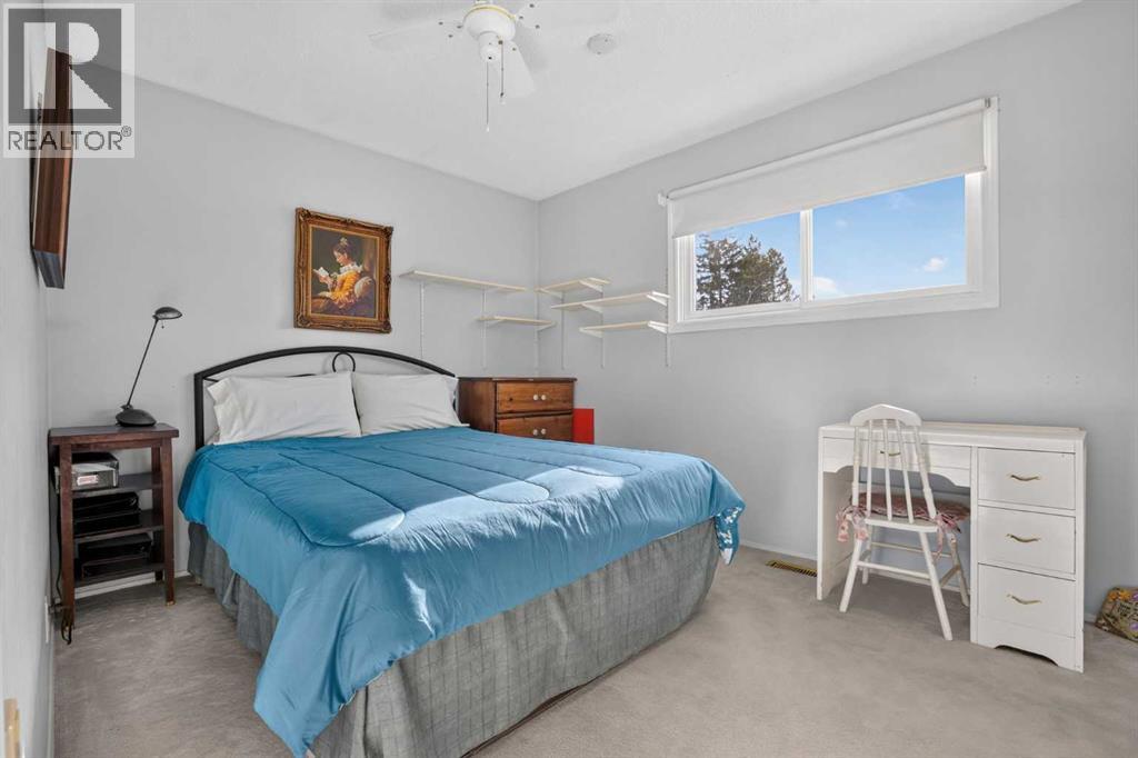 172 Queensland Road SE - photo 22