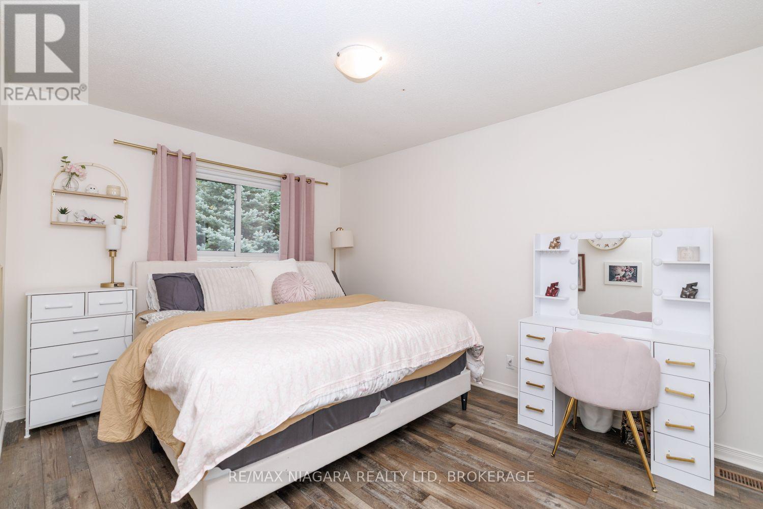3360 BAKER CRESCENT - 12