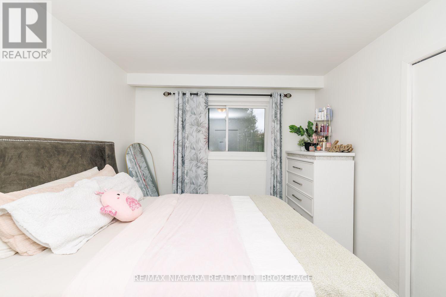 3360 BAKER CRESCENT - 13