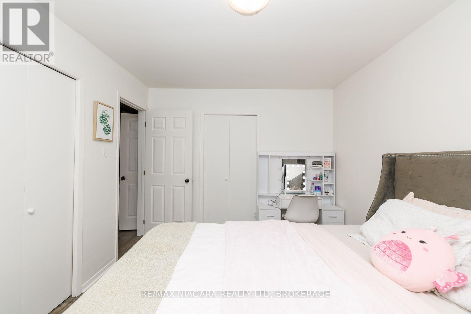 3360 Baker Crescent — photo 14