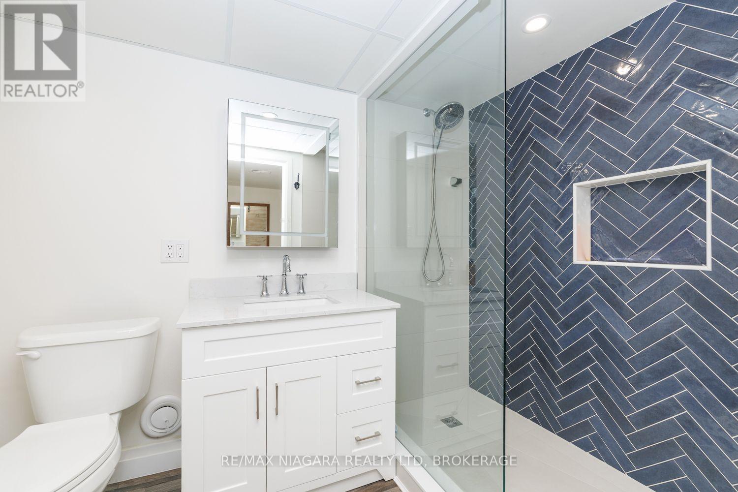3360 BAKER CRESCENT - 18