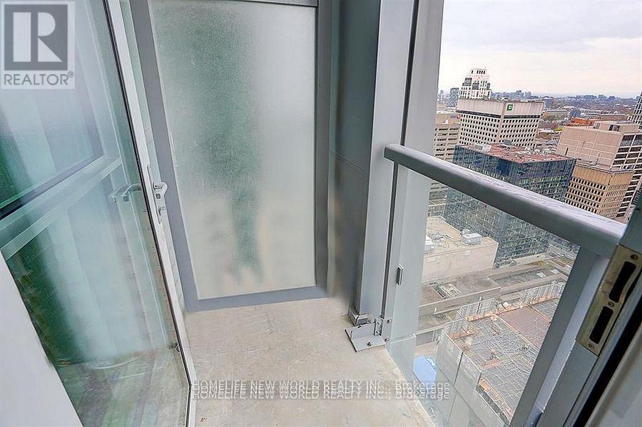 1 Yorkville Avenue — photo 19