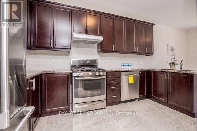 24 Sundew Lane, Richmond Hill, ON photo 10