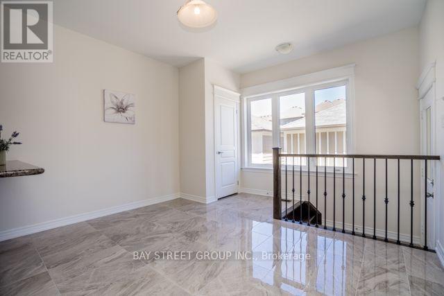 24 Sundew Lane, Richmond Hill, ON photo 12