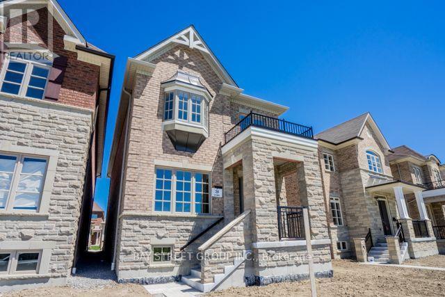 24 Sundew Lane, Richmond Hill, ON photo 2