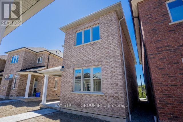 24 Sundew Lane, Richmond Hill, ON photo 3