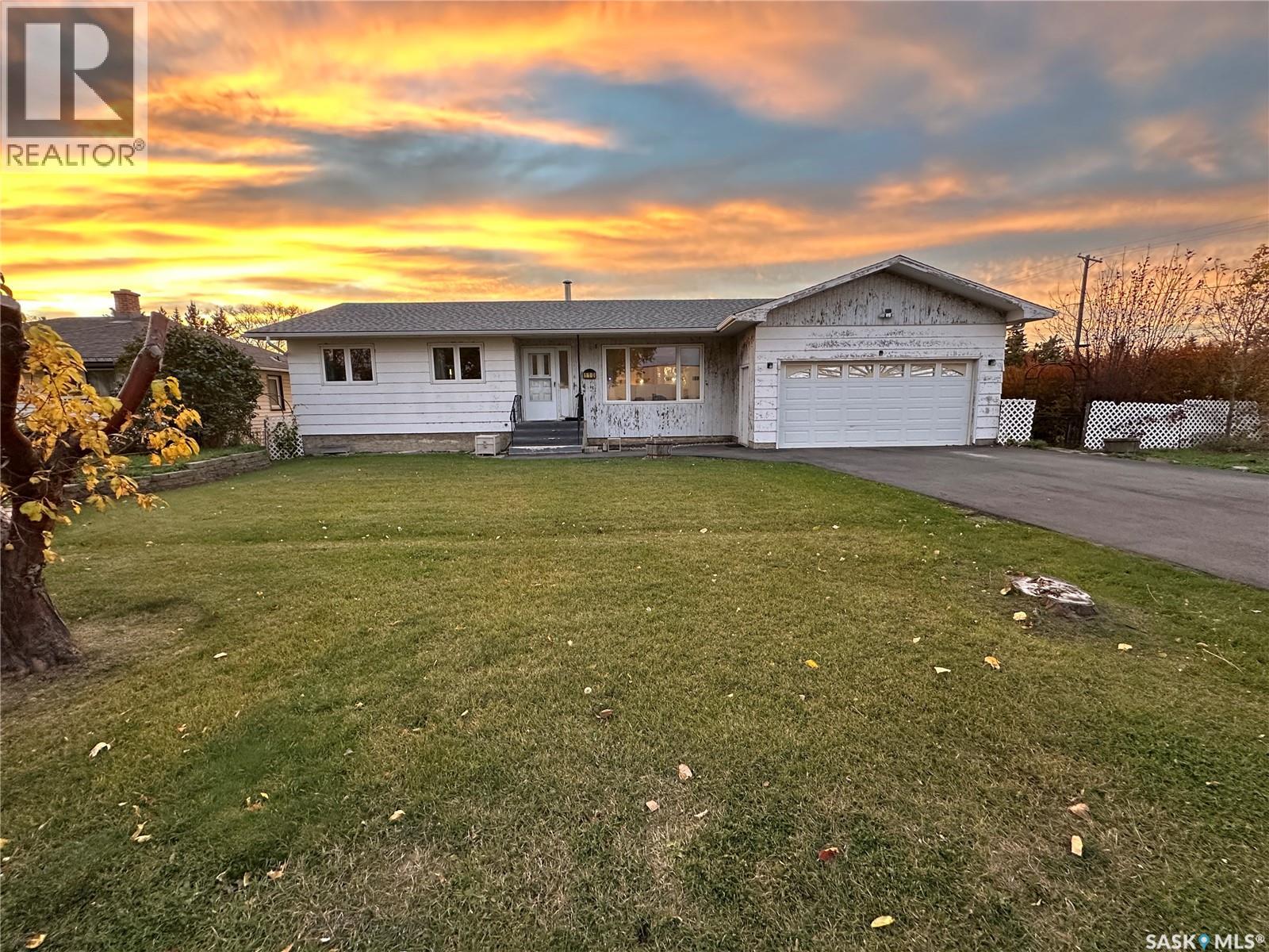 110 Railway AVENUE - 1