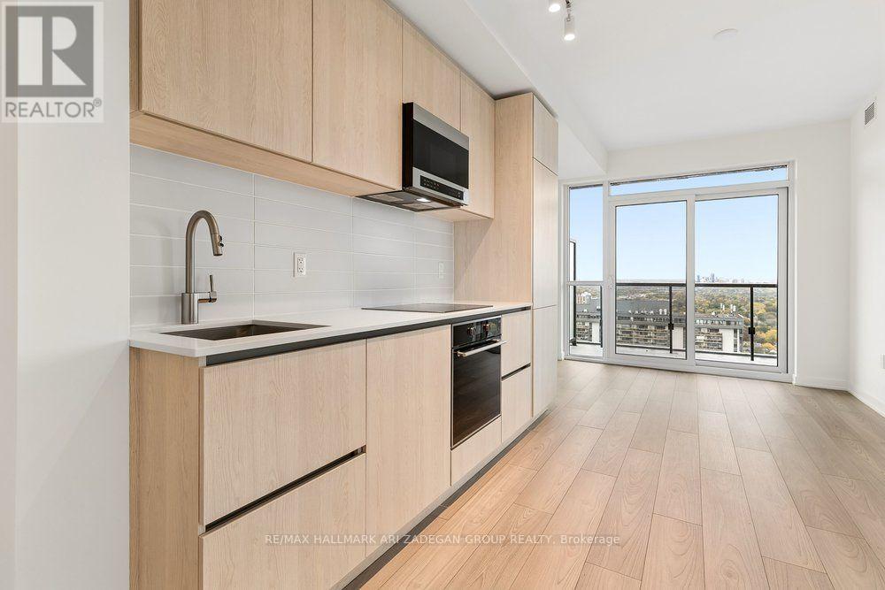 110 Broadway Avenue — photo 15