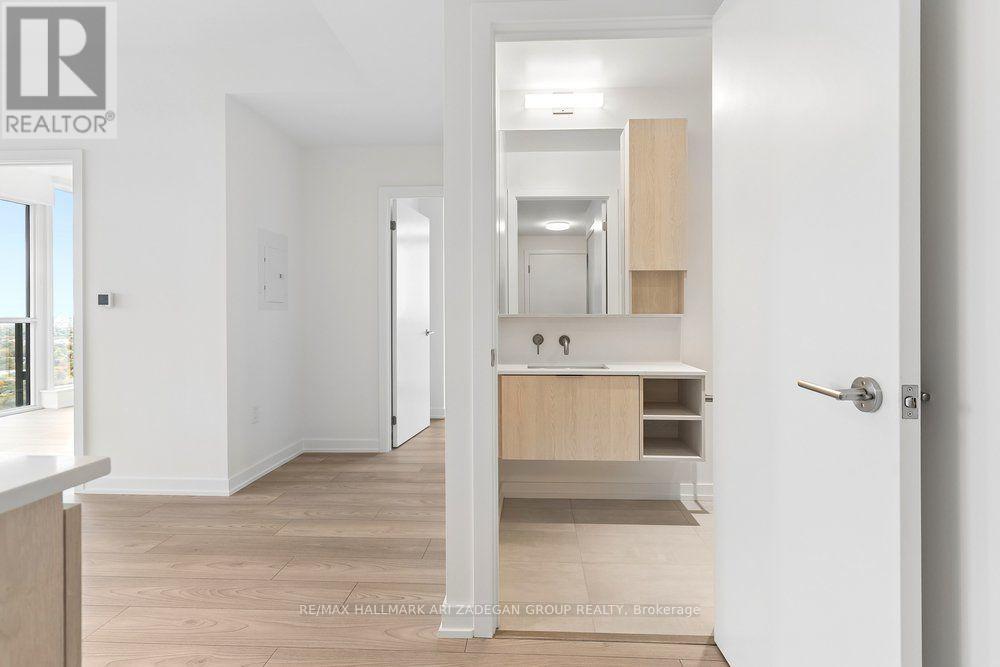 110 Broadway Avenue — photo 17