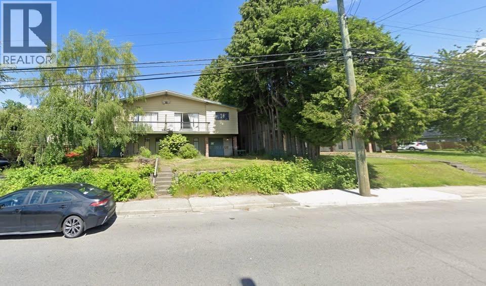 7141 10 Avenue, Burnaby