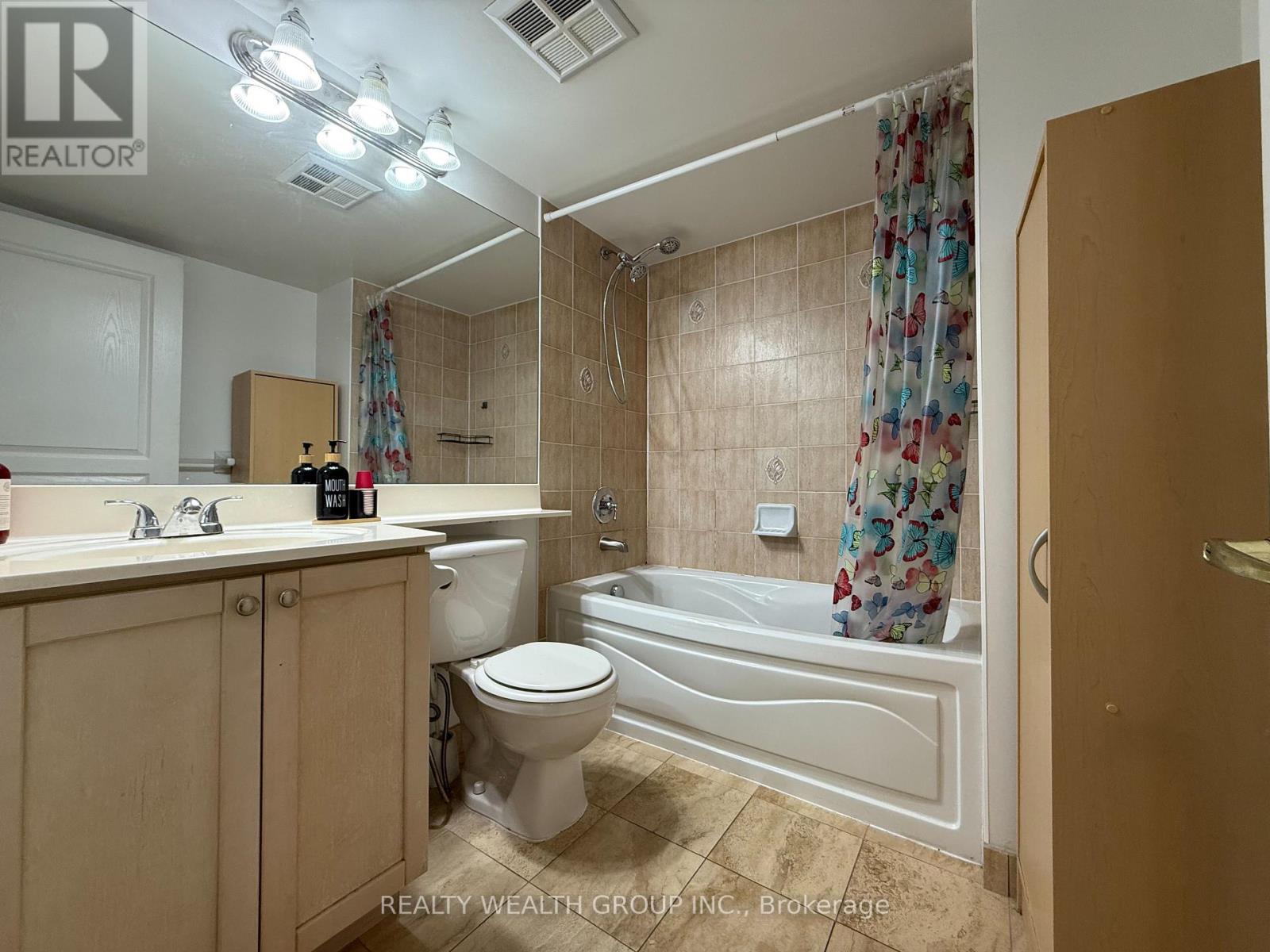 15 Northtown Way — photo 21