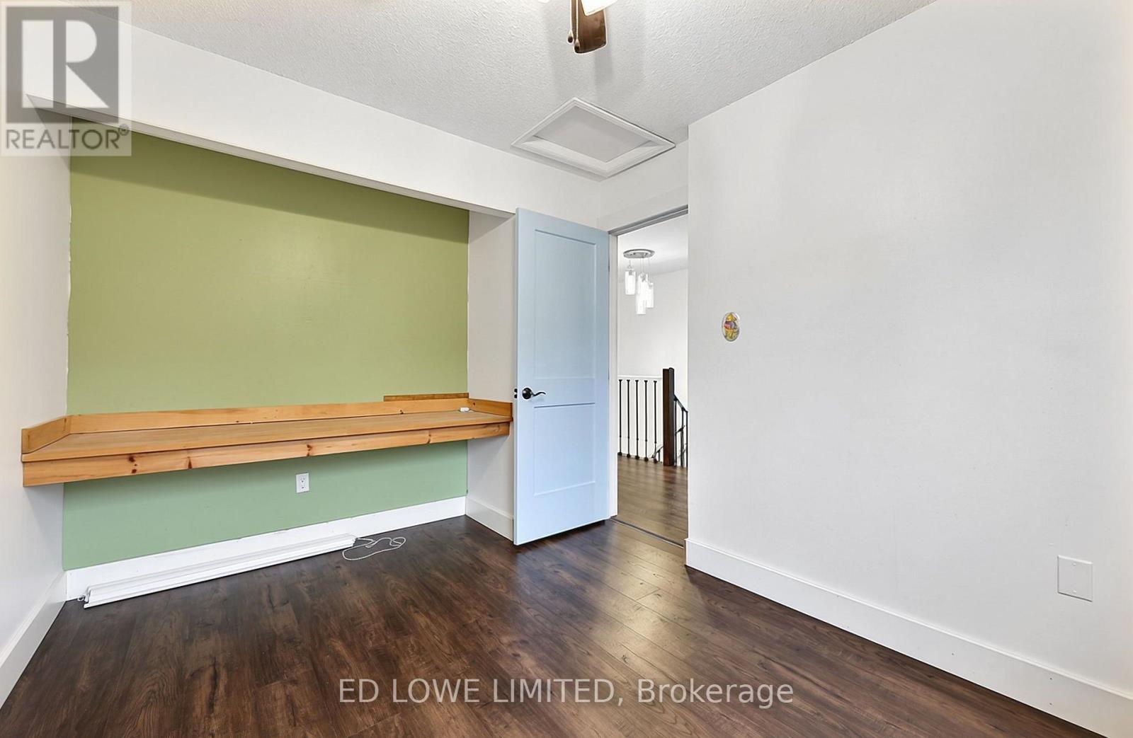 63 WEATHERUP CRESCENT - 28