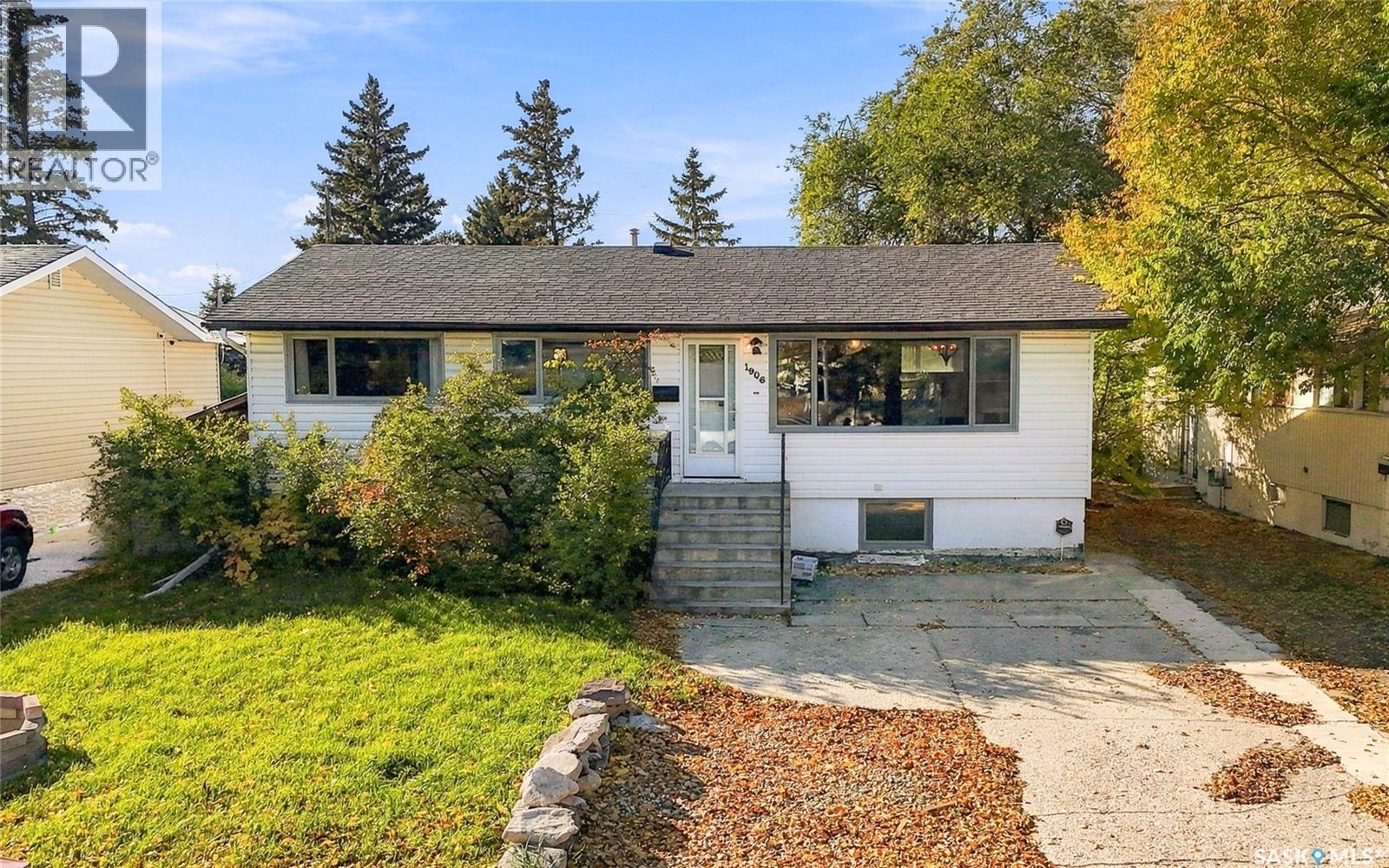 1906 St Charles AVENUE - 2