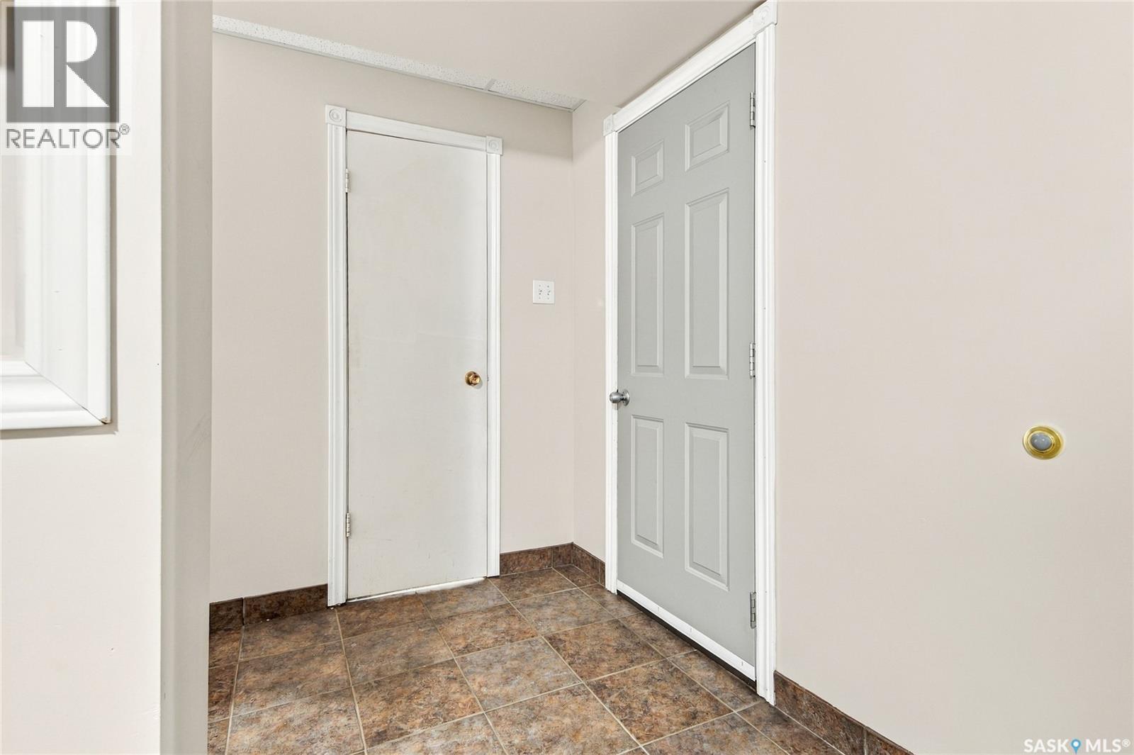 1906 St Charles AVENUE, Saskatoon — photo 24