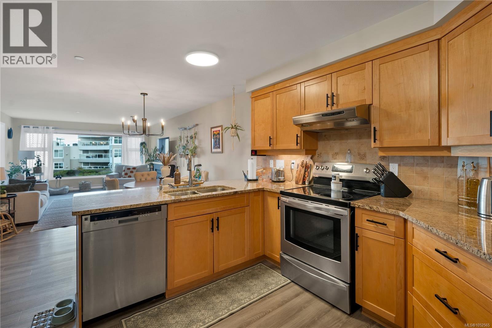 #217 350 Island Hwy S - 11
