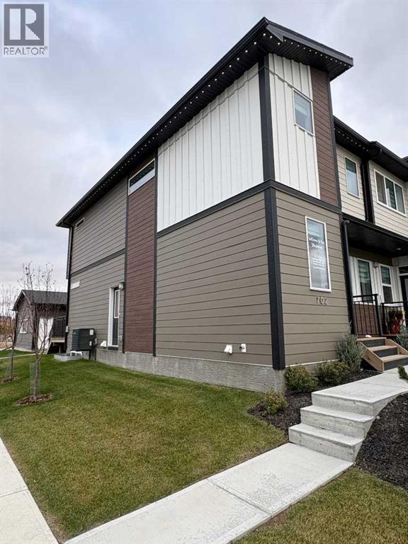 702 Wolf Willow Boulevard SE - photo 3