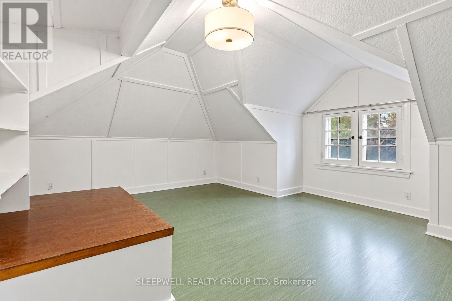 568 Golden Avenue — photo 21