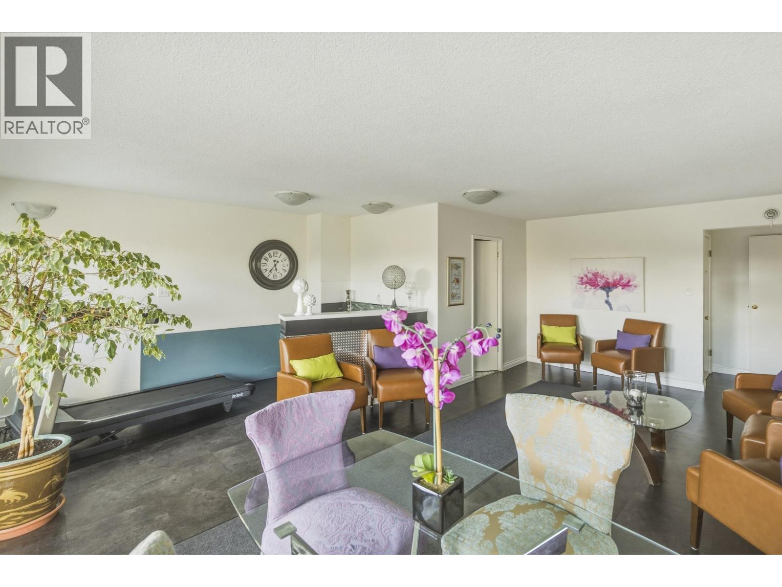 Photo of 305 1845 BELLEVUE AVENUE 38