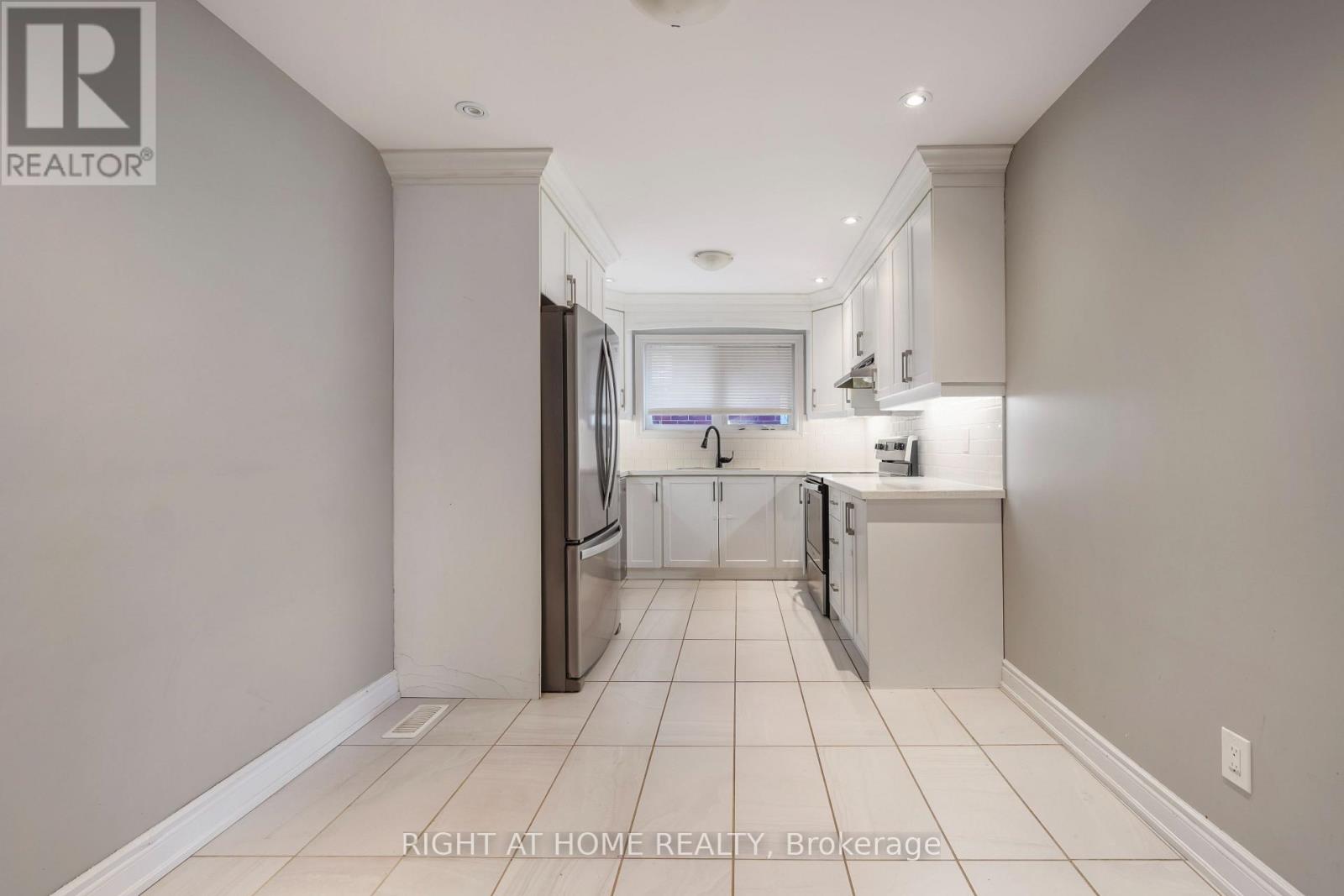 21 CLEETHORPES BOULEVARD, Toronto (Agincourt South-Malvern West) — photo 7