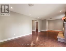 21 Cleethorpes Boulevard, Toronto, ON M1S2S7 Photo 13