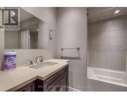 21 Cleethorpes Boulevard, Toronto, ON M1S2S7 Photo 17