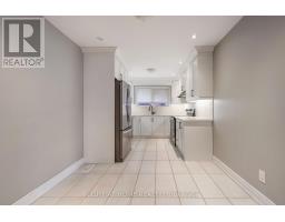 Family room - 21 Cleethorpes Boulevard, Toronto, ON M1S2S7 Photo 7