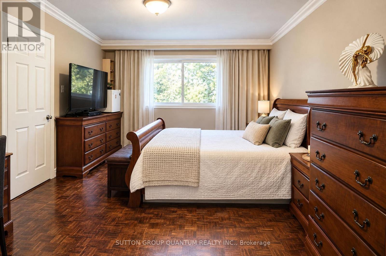1005 Fredonia Drive, Mississauga, ON photo 13