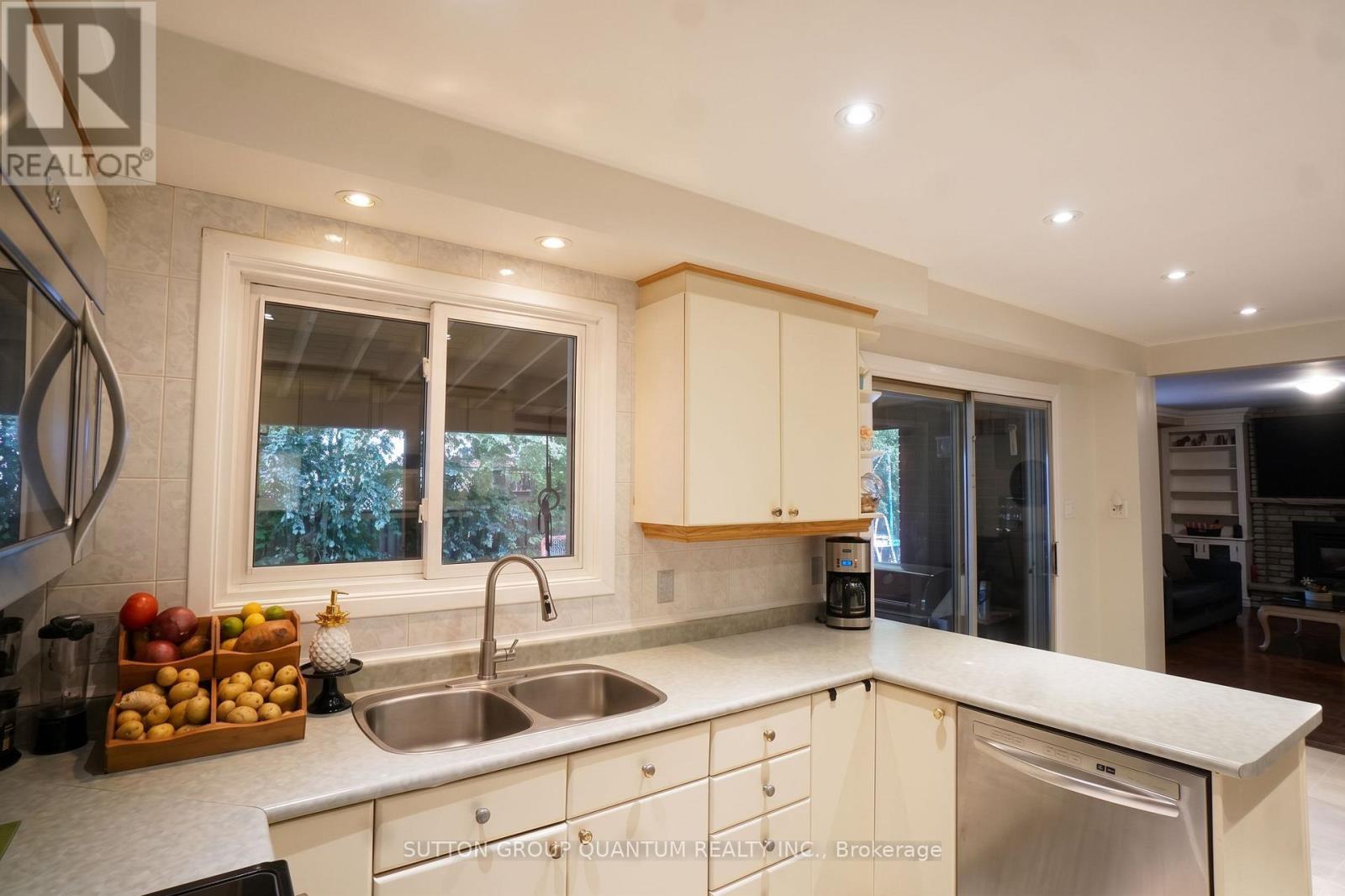 1005 FREDONIA DRIVE, Mississauga (Erindale) — photo 8