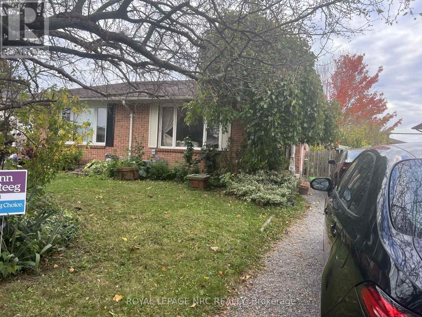 8102 POST ROAD, Niagara Falls (Ascot)