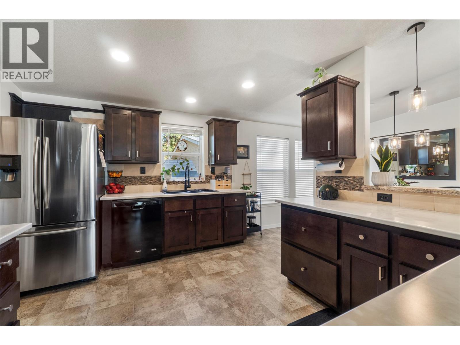 16 4811 10A Avenue, Salmon Arm