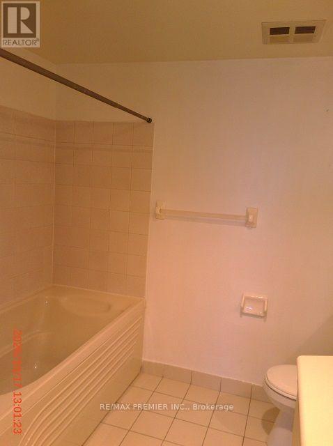 212 - 6 HUMBERLINE DRIVE, Toronto (West Humber-Clairville) — photo 3