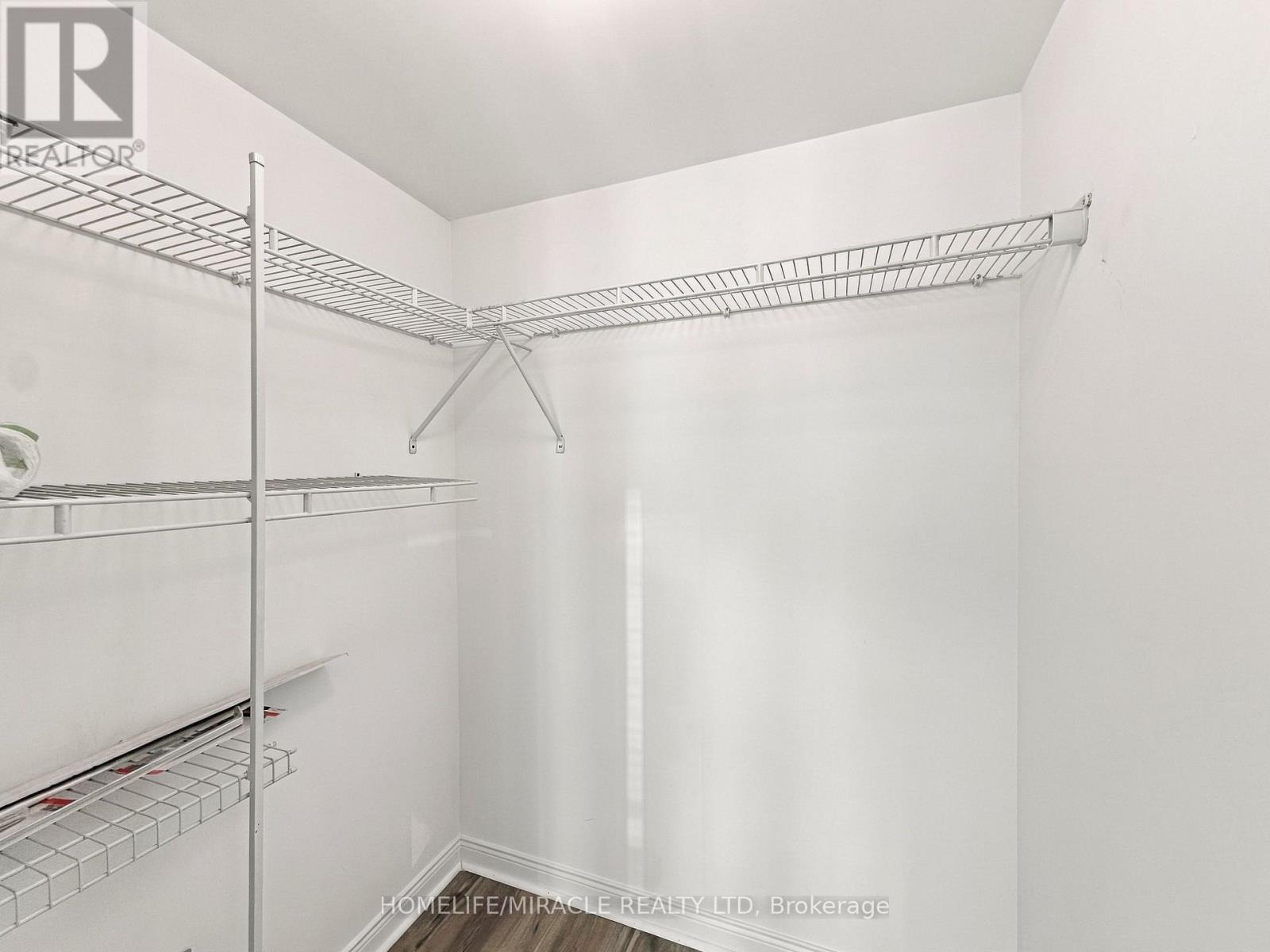 215 Queen Street East — photo 14