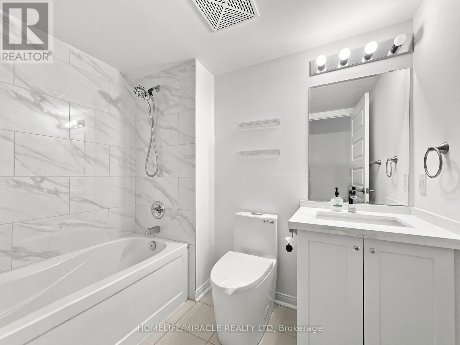 215 Queen Street East — photo 15
